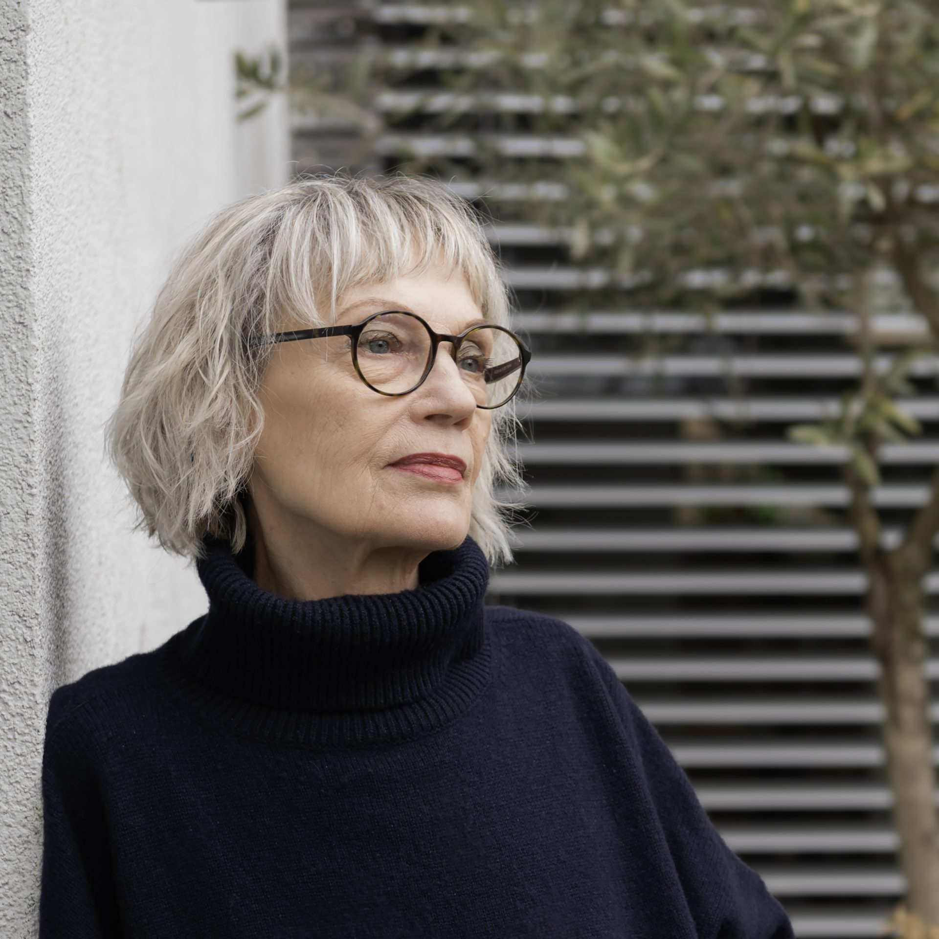 Eva Schmidt Neben Fremden